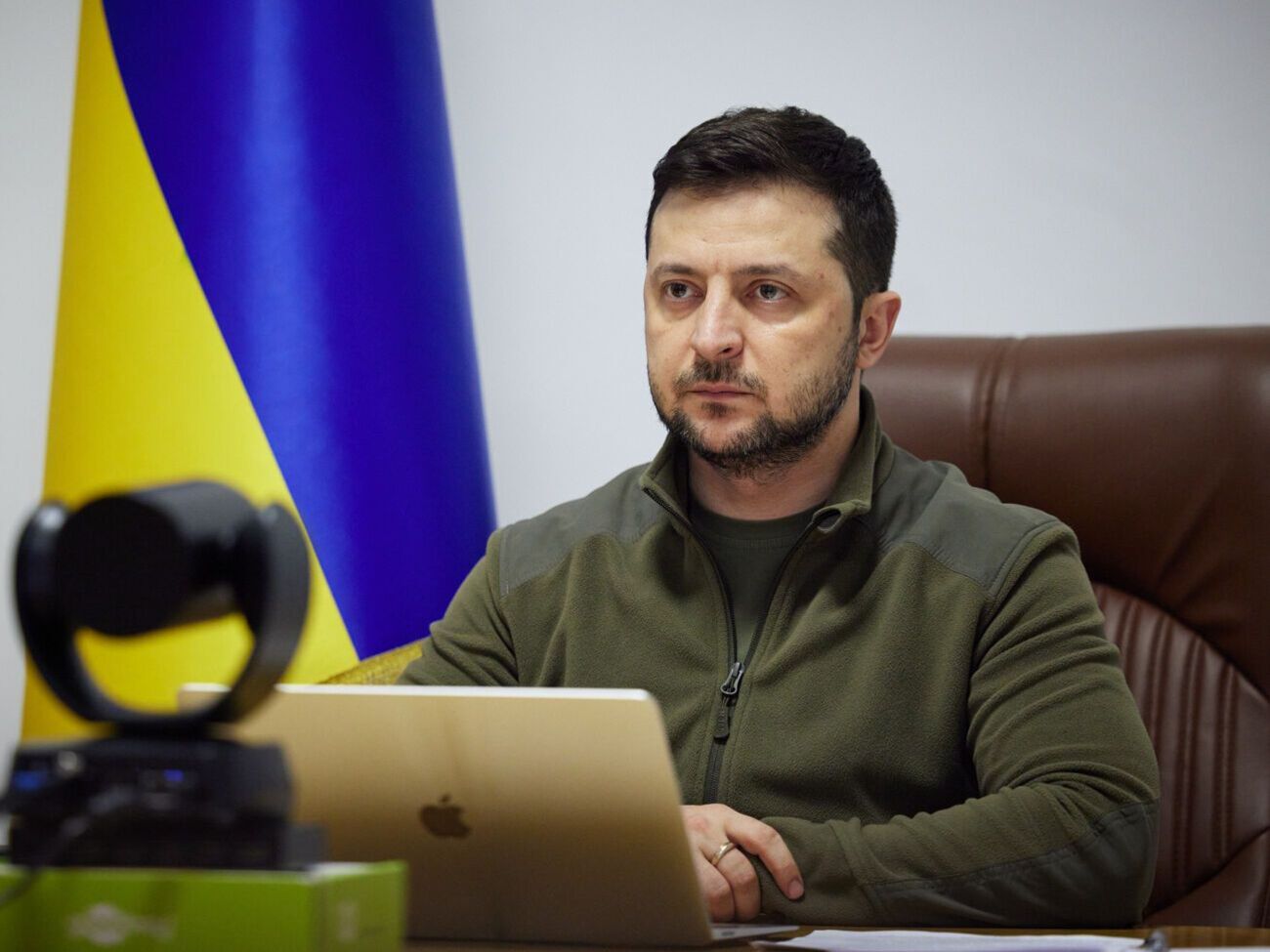 Зеленський: Ніякої зброї ми складати не збираємося – до нашої перемоги