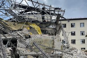 В Ізюмі (Харківська область) російські окупанти повністю зруйнували приймальне відділення міськлікарні