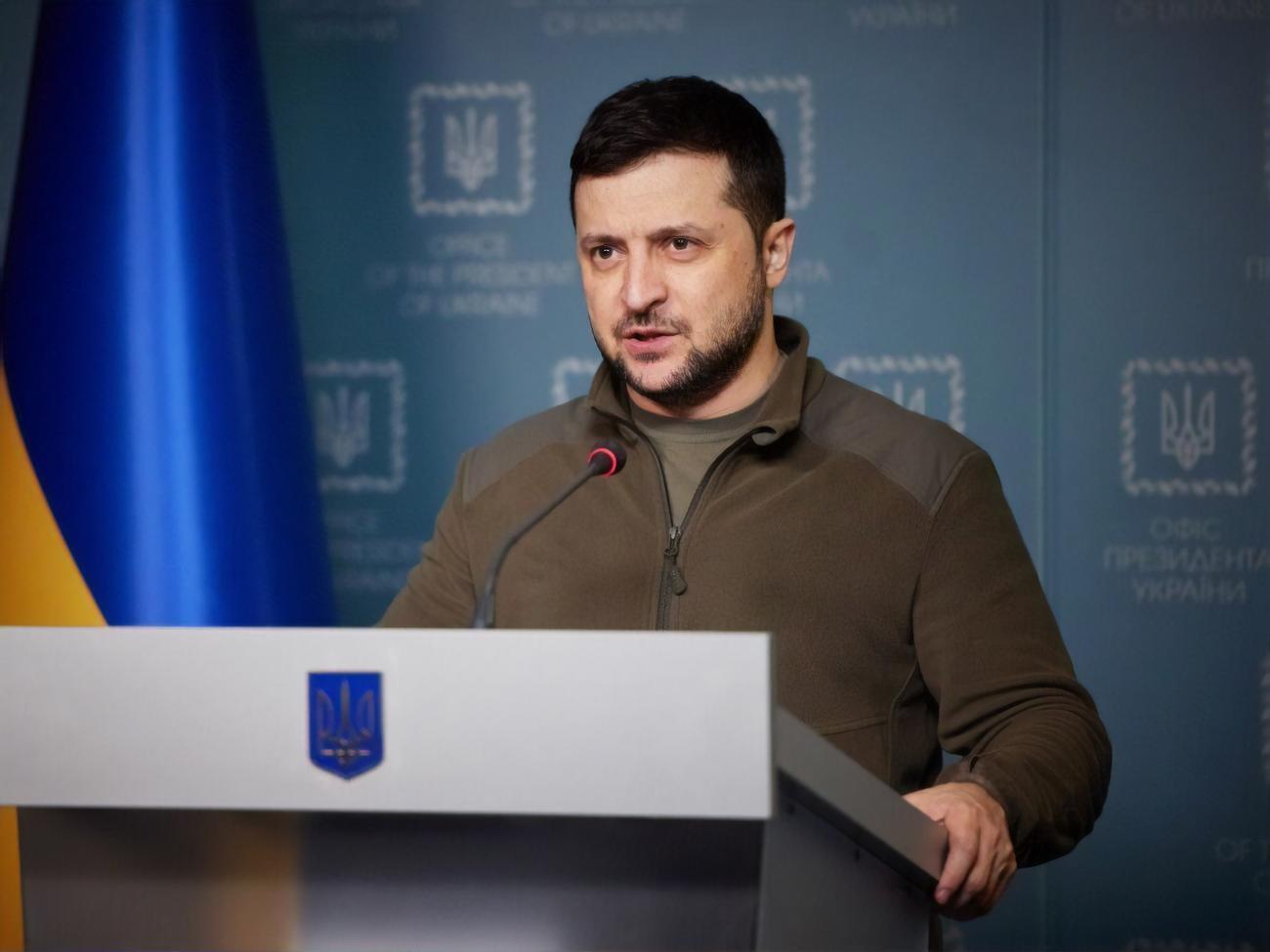 Зеленський: Щоранку о 9.00 на всій території нашої держави будемо згадувати українців, які віддали своє життя. Усіх, хто міг ще жити, якби Росія не почала цю війну