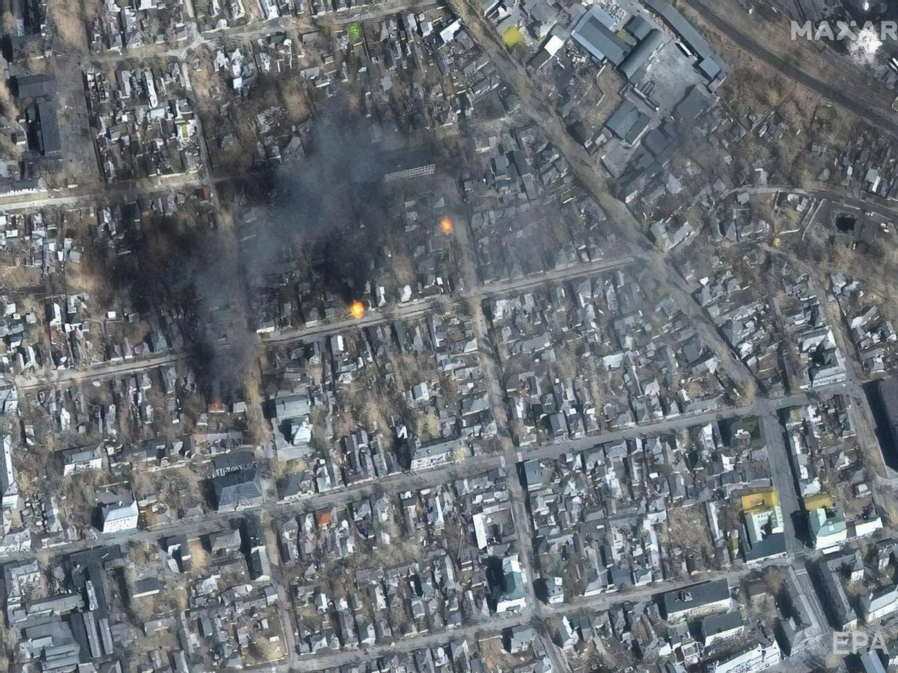 Це все, що залишилося від театру після бомбардування. За даними місцевої влади, у бомбосховищі була приблизно 1 тис. людей