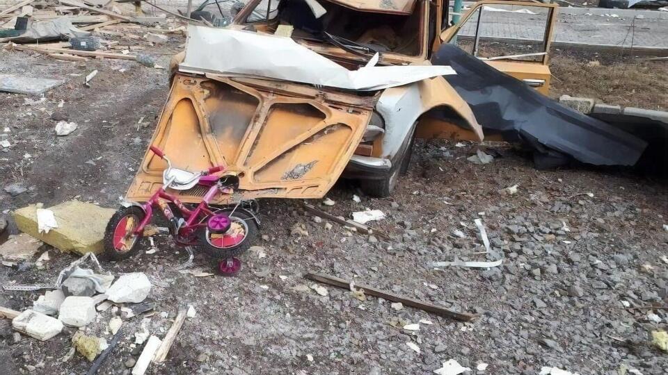 Під ракетний удар у Бердичеві потрапили цивільні об'єкти
