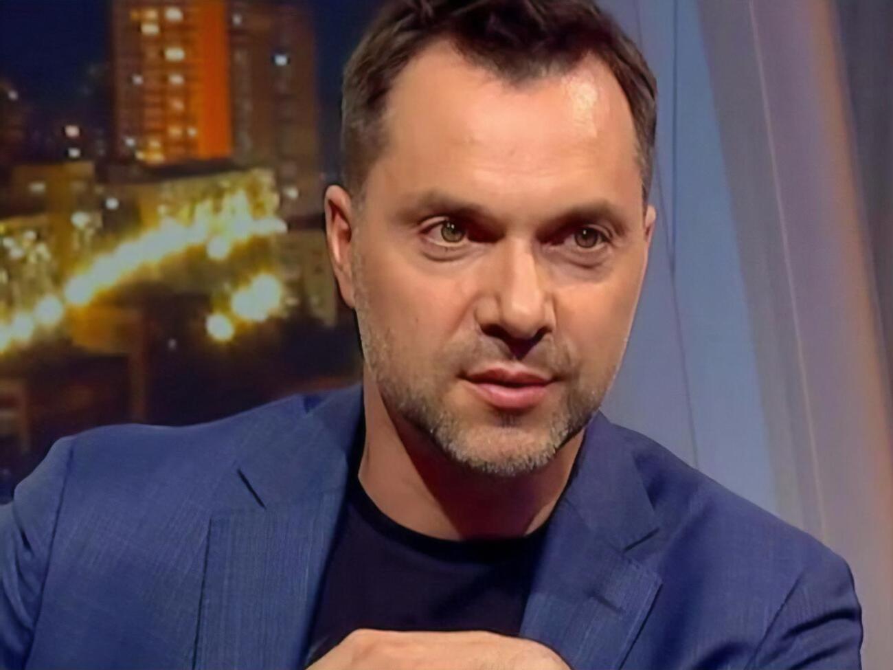 Арестович: Теперь в любом месте мира, где ты появляешься и говоришь, что украинец,&nbsp;&ndash; тебя будут реально аплодисментами встречать