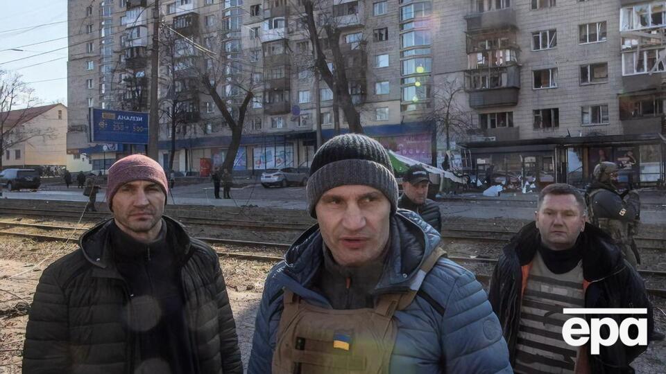 Володимир Кличко повідомив, що в Києві постійно перебуває поруч із братом