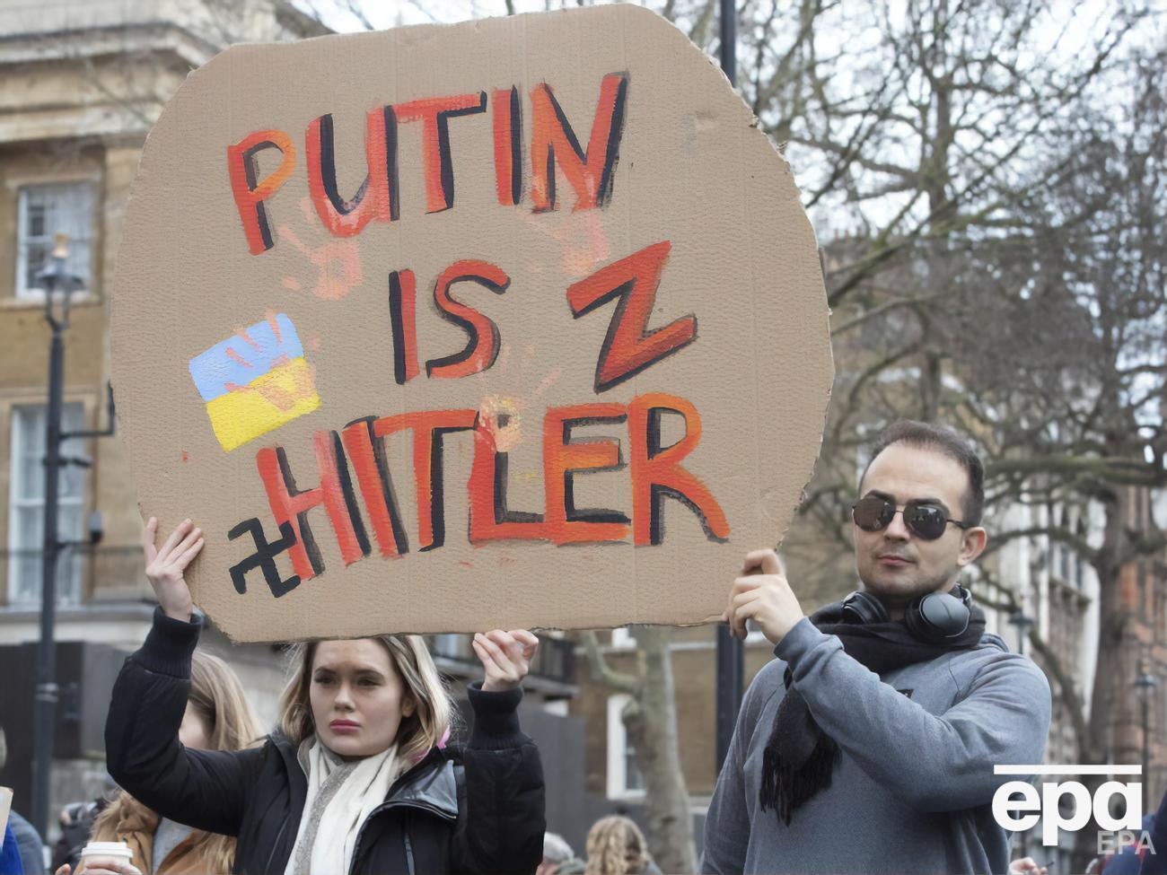 Путін (на фото &ndash; антивоєнна акція в Лондоні) піде далі, якщо захопить Україну, вважає Гордон