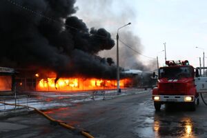 Вогонь поширився по території всього ринку, повідомили у ДСНС