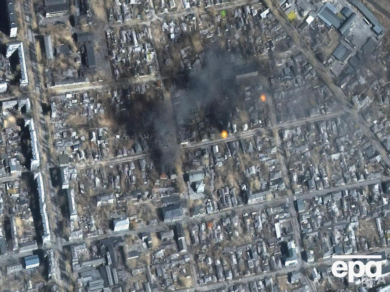 Россияне частично контролируют некоторые районы Мариуполя и вывозят оттуда людей в РФ, отбирая у них украинские документы, рассказал советник мэра