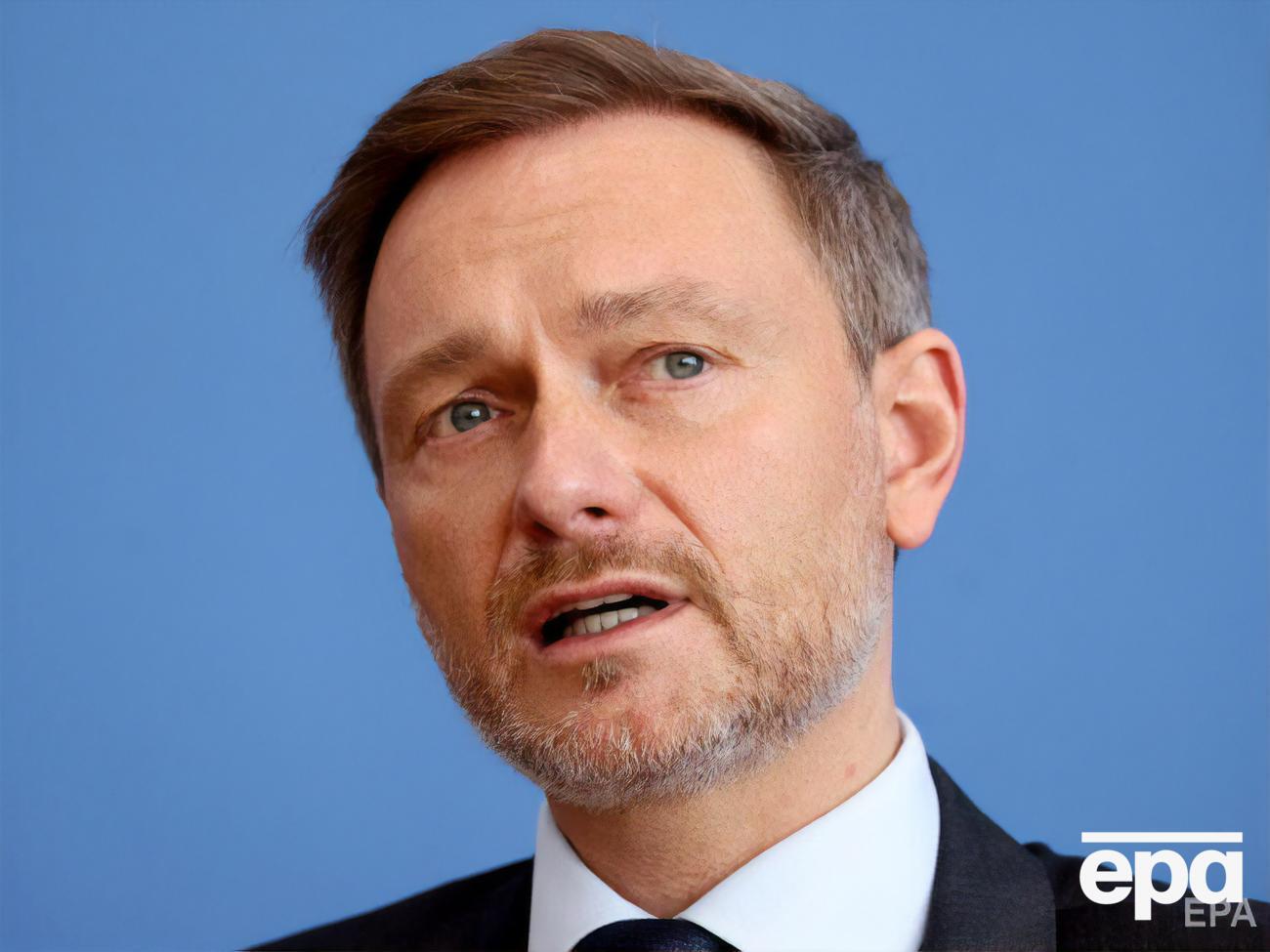 Линднер: Все варианты ежедневно лежат на столе