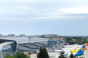 Окупанти обстріляли територію біля аеропорту, зазначив Садовий
