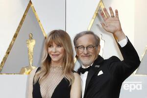 Спилберг с женой оказали поддержку беженцам из Украины