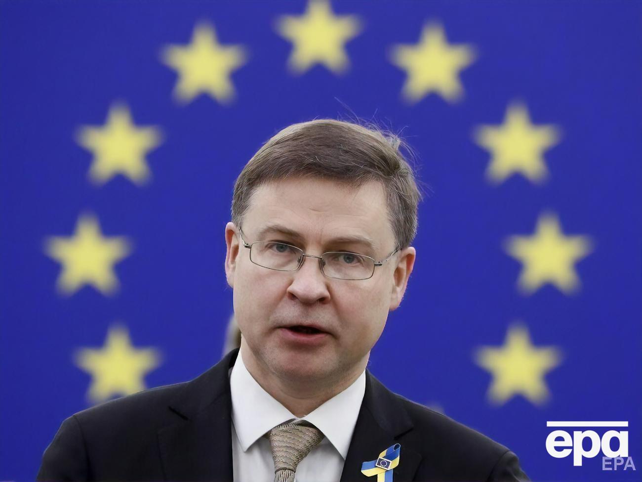 Домбровскіс: ЄС і далі надаватиме Україні політичну, фінансову та гуманітарну допомогу