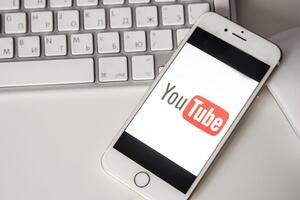 Роскомнагляд вимагає від YouTube припинити трансляцію антиросійських роликів