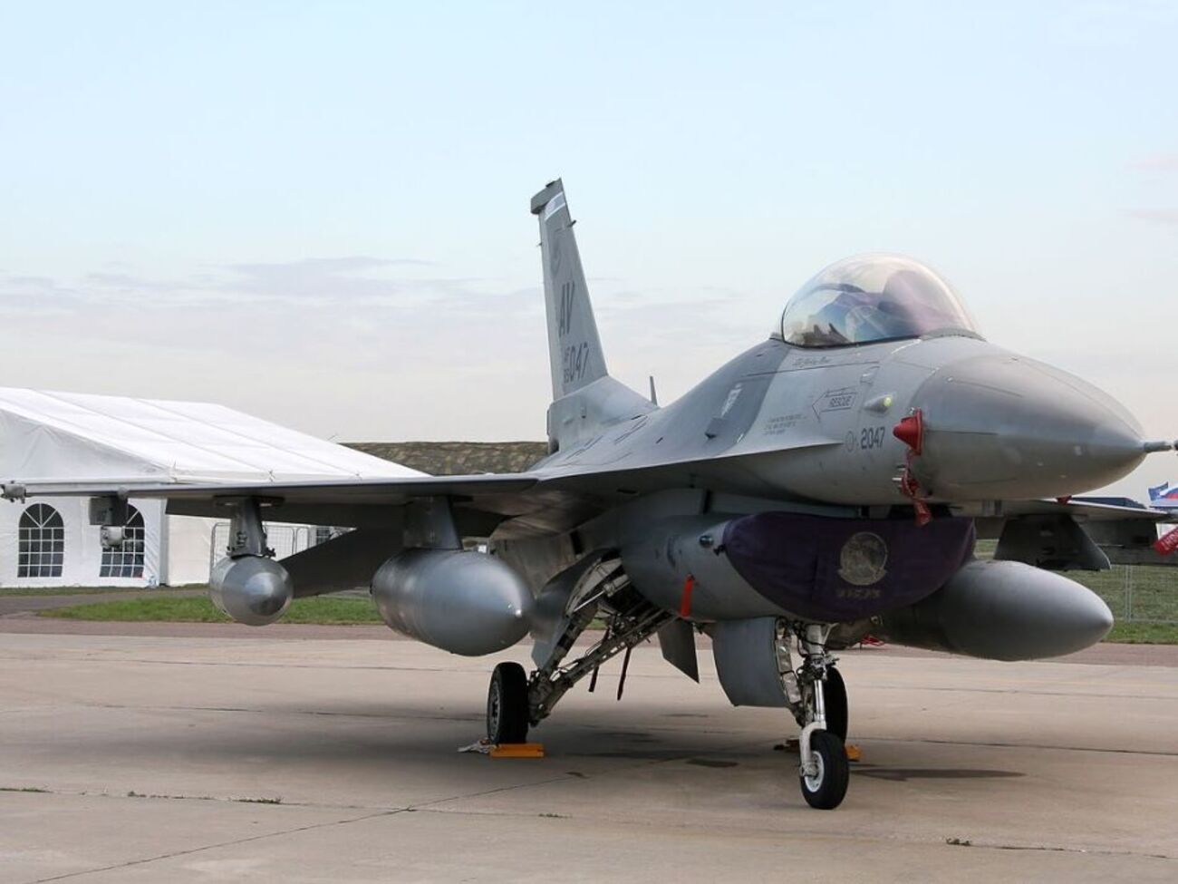 Истребители F-16 имеются у десятков стран