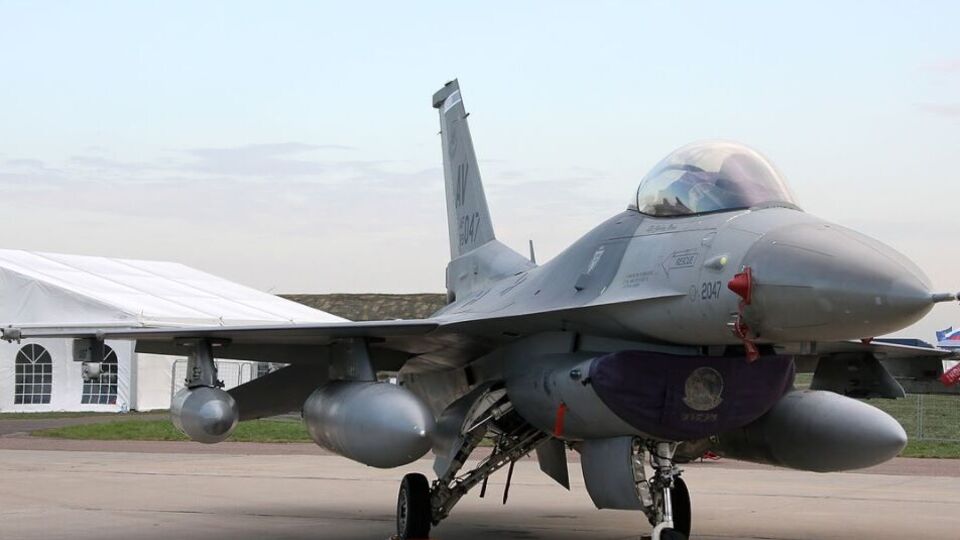 Истребители F-16 имеются у десятков стран