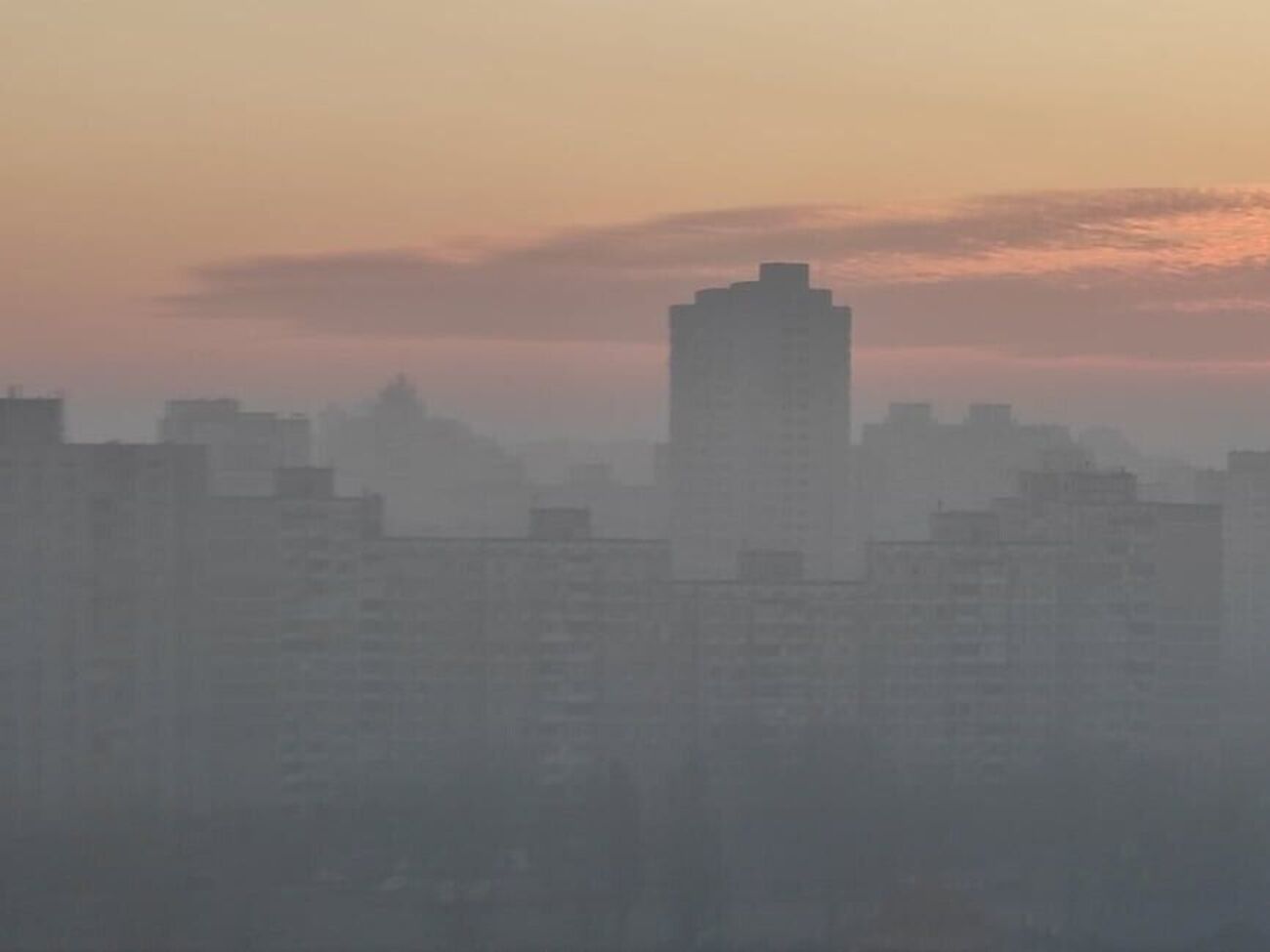 ГСЧС объяснила смог в Киеве&nbsp;погодными условиями