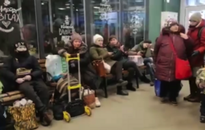 В Мангуше всем мариупольцам, выходящим из города, оказывают необходимую помощь