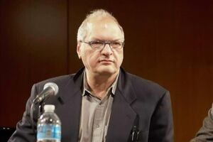 Фельштинский: Сейчас санкции являются частью военных действий