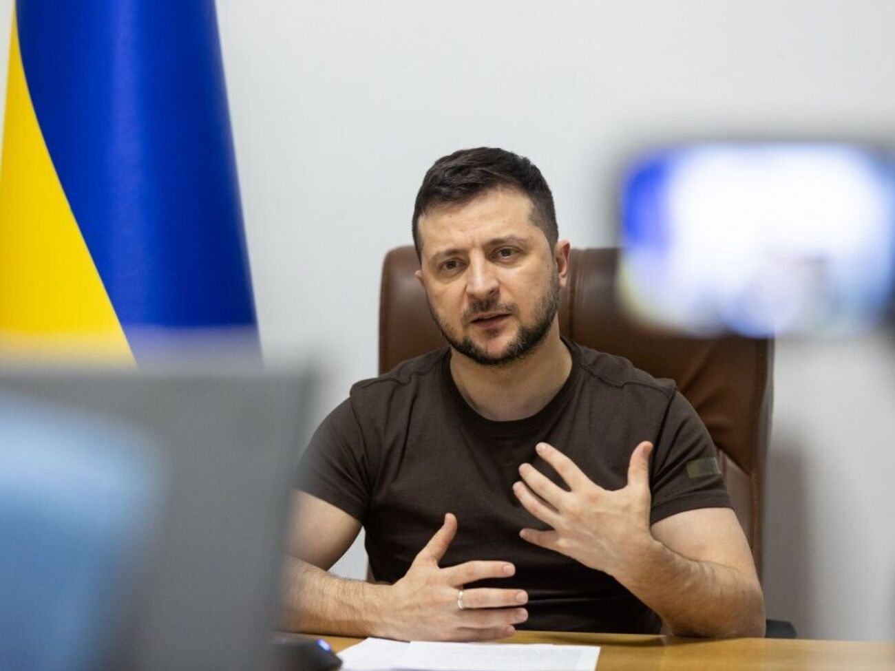 Зеленський: Як мені хотілося, щоб українці жили як швейцарці, так само я хочу, щоб ви були і стали як українці у боротьбі проти зла