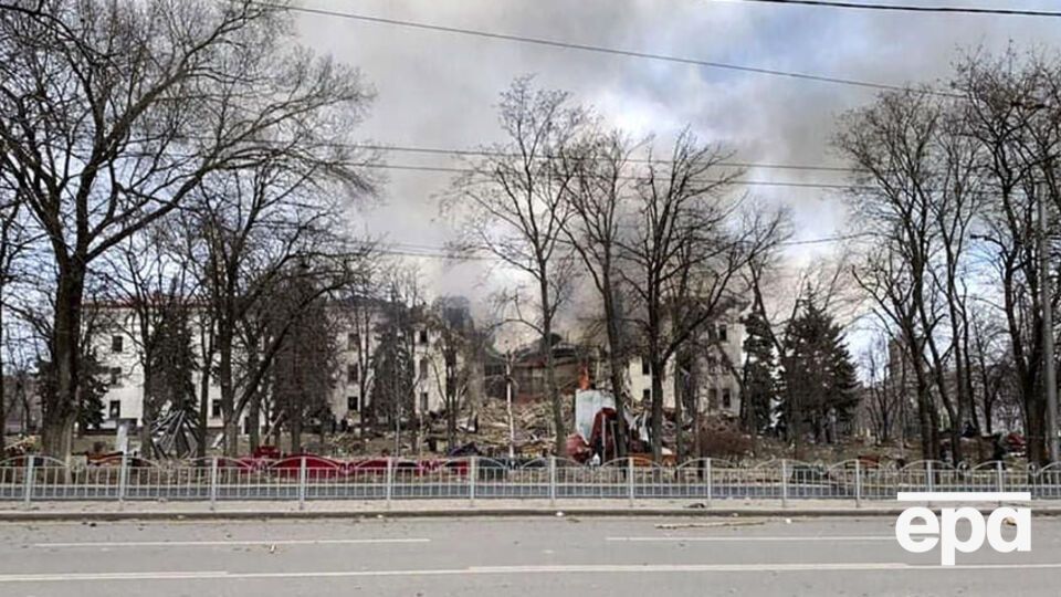 Жителі оточеного Маріуполя через російських окупантів залишилися без води, світла, тепла та зв'язку