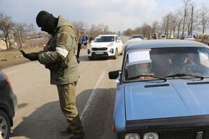 Білі пов'язки на рукаві – одна з відмітних ознак окупаційних російських військ