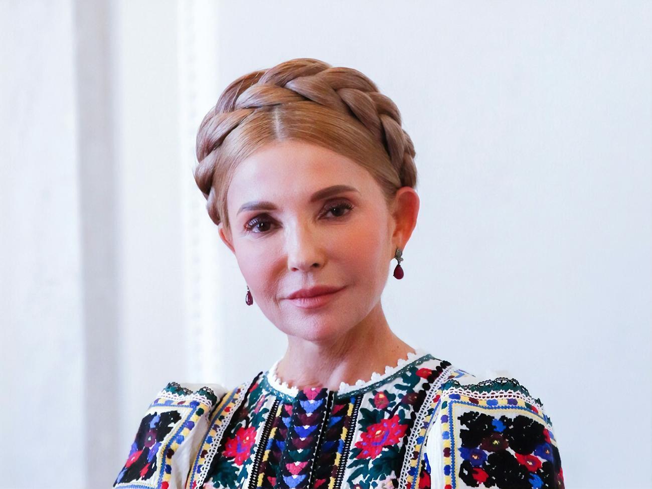 Юлия Тимошенко стала одним из политиков, поделившихся снимком с оружием в руках