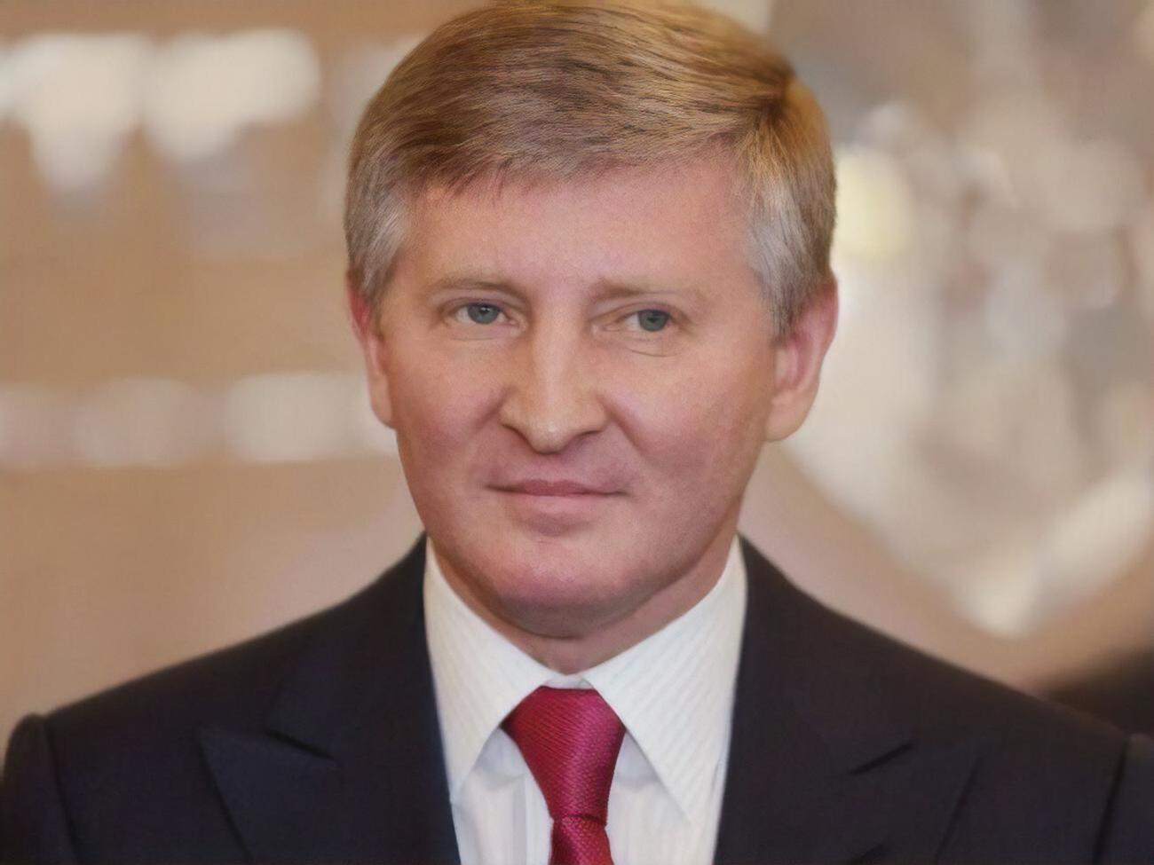 ДТЭК Ахметова также объявил о программе гуманитарной помощи населению, пострадавшему от военных действий и о поддержке вооруженных сил и сил территориальной обороны.