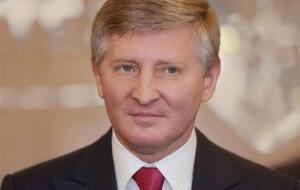 ДТЭК Ахметова также объявил о программе гуманитарной помощи населению, пострадавшему от военных действий и о поддержке вооруженных сил и сил территориальной обороны.