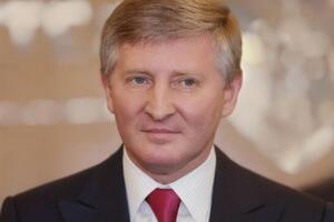 ДТЕК Ахметова також оголосив про програму гуманітарної допомоги населенню, що постраждало від військових дій, і підтримку Збройних сил і сил територіальної оборони
