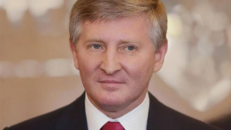 ДТЕК Ахметова також оголосив про програму гуманітарної допомоги населенню, що постраждало від військових дій, і підтримку Збройних сил і сил територіальної оборони