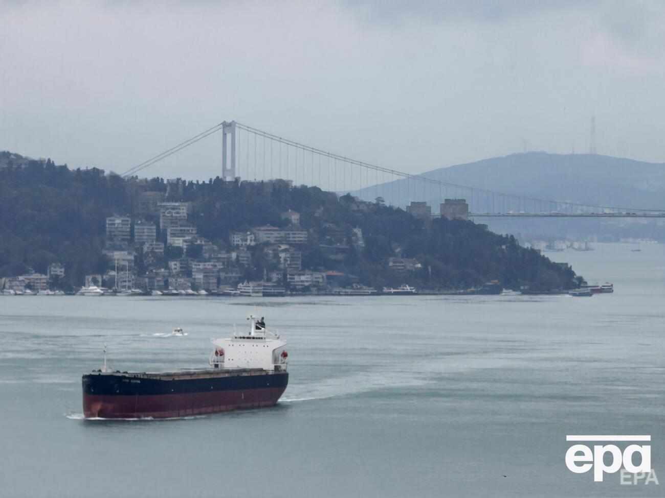 Украина добивается остановки морского сообщения с портами России и прекращения обслуживания российских судов в иностранных портах