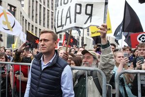 Навальний: Хоча б не станьмо нацією зляканих мовчунів. Боягузів, які вдають, що не помічають агресивної війни, розв'язаної нашим явно божевільним царком проти України