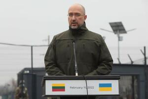 Шмигаль: Ворог виснажується, а на окремих ділянках змушений тактично відступати
