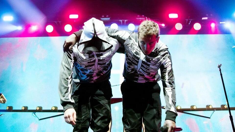 Twenty One Pilots: Сообщаем об отмене нашего шоу в Москве. Эта новость кажется незначительной, учитывая серьезность происходящего