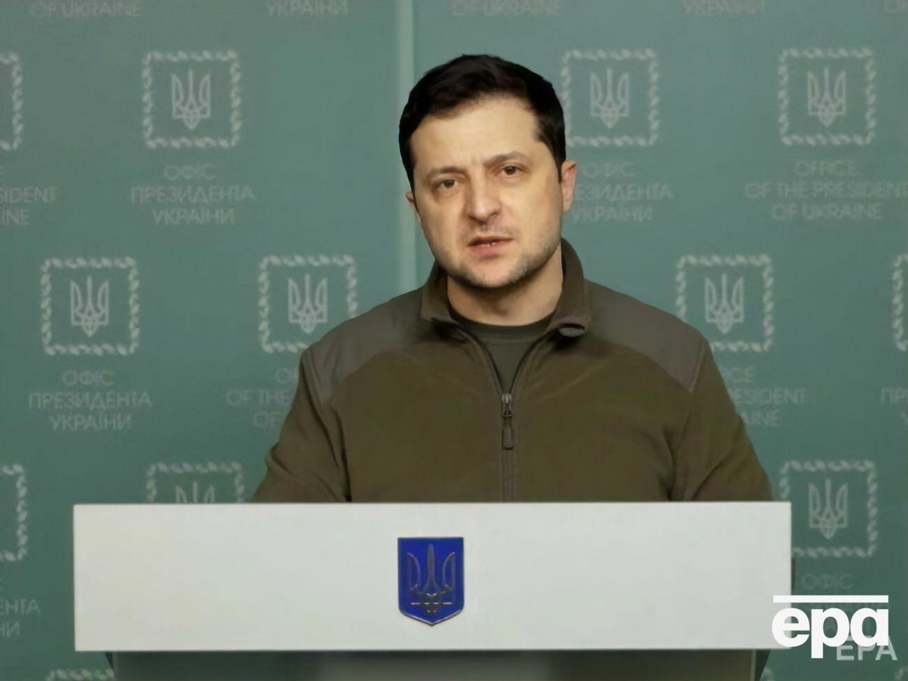 Зеленський (на фото) заявив, що перебуває на постійному зв'язку з Мішелем