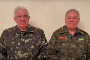 Радецкий (справа) и Свида (слева): Мы с вами, профессиональные военнослужащие, хорошо знаем силу и мощь современного оружия, знаем его разрушительную силу