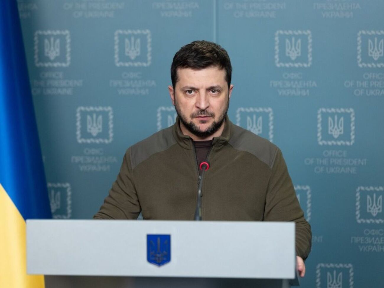 Зеленський: У місцях особливо жорстоких боїв передній край нашої оборони просто завалений трупами російських солдатів