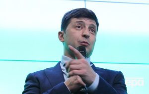 Зеленский (на фото) отметил, что не может серьезно воспринимать слова Путина о неонацистах