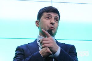 Зеленский (на фото) отметил, что не может серьезно воспринимать слова Путина о неонацистах