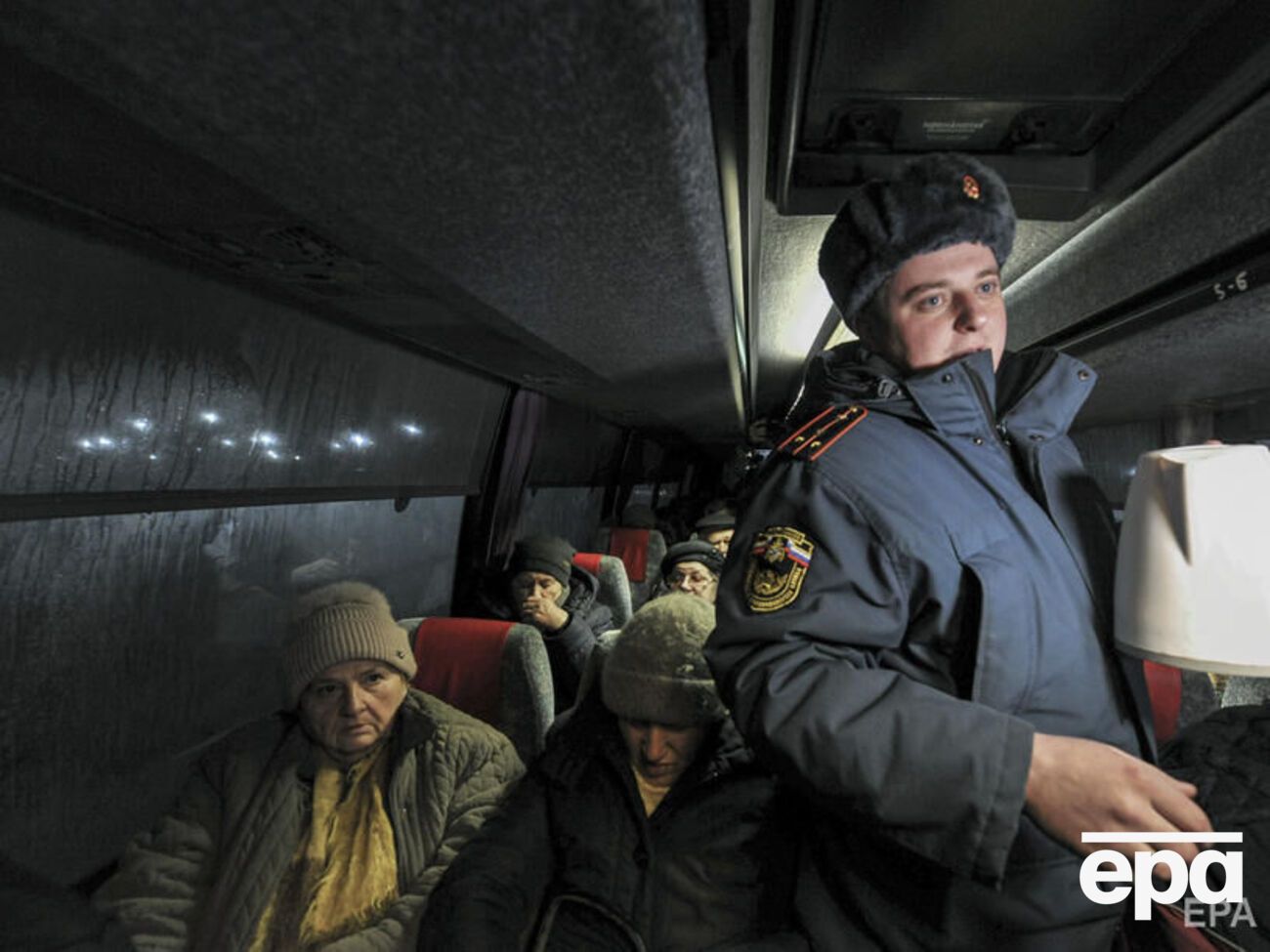 Російські окупанти доправляють українців у фільтраційні табори