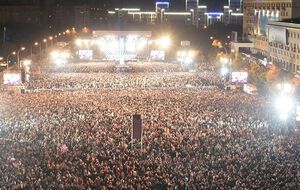 1 марта 2022 года площадь Свободы в Харькове, где 14 лет назад выступила Queen, была разрушена после ракетного удара, нанесенного российскими оккупационными войсками