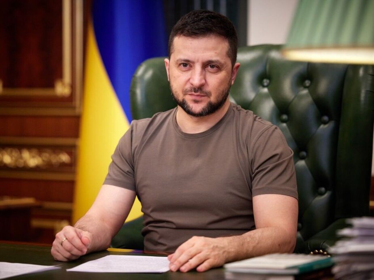 Зеленський інформував про розмови з прем'єром Британії Джонсоном та американськими акторами Кутчером і Куніс