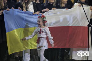 Семирічна Амелія Анісович узяла участь у благодійному концерті в Польщі разом із Тіною Кароль