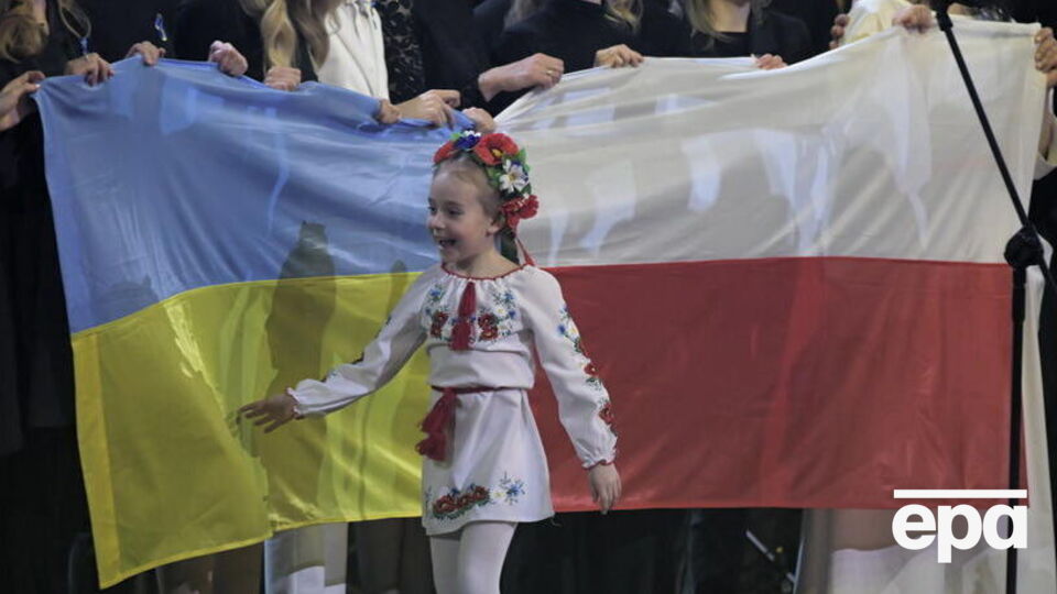 Семирічна Амелія Анісович узяла участь у благодійному концерті в Польщі разом із Тіною Кароль
