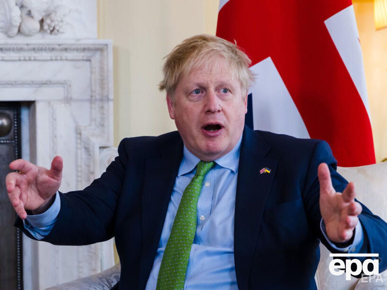 За словами Джонсона, він вірив, що Київ не здасться російським окупантам, і переконував усіх, що "українці воюватимуть"