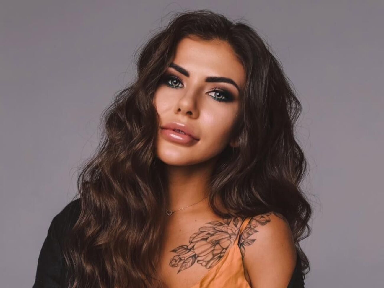 Стужук после нападения РФ на Украину уехала за границу