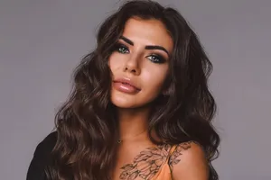 Стужук после нападения РФ на Украину уехала за границу