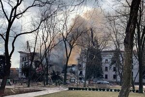 Мер Маріуполя заявив, що російські літаки та артилерія знищили місто вщент