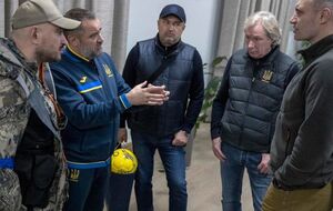 Украинская ассоциация футбола помогает в размещении эвакуированных детей