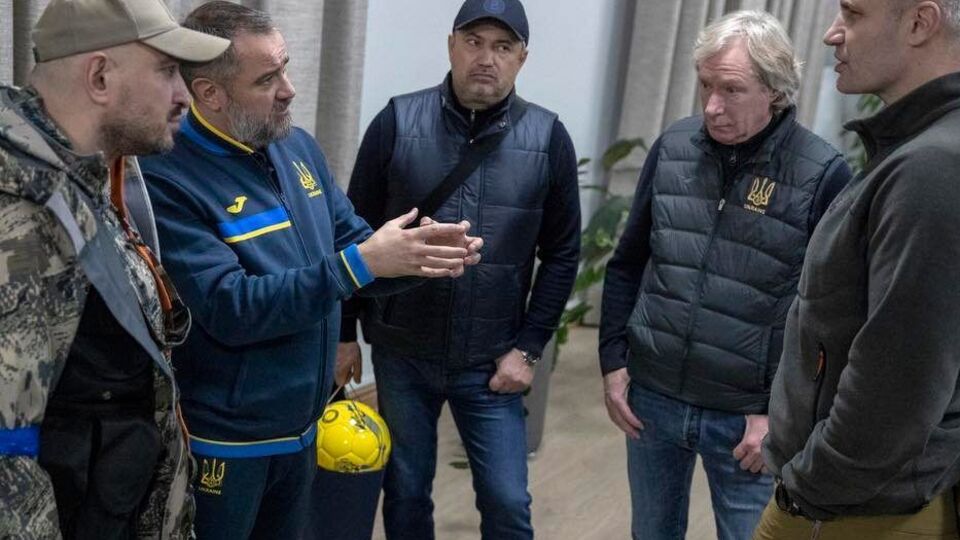 Українська асоціація футболу допомагає в розміщенні евакуйованих дітей