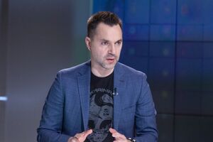 Арестович обратил внимание, как оккупанты ставят свои Z