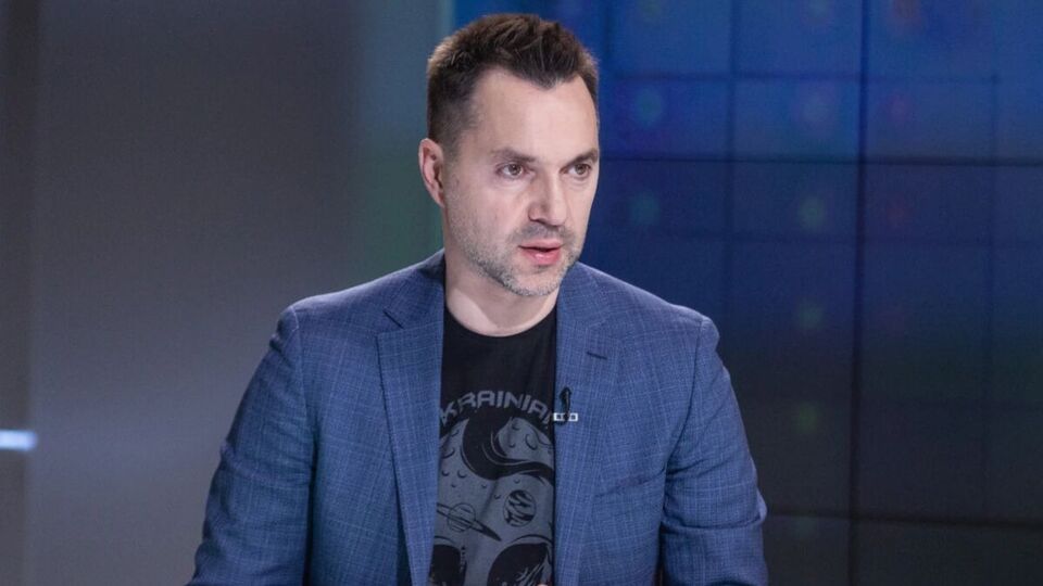Арестович обратил внимание, как оккупанты ставят свои Z
